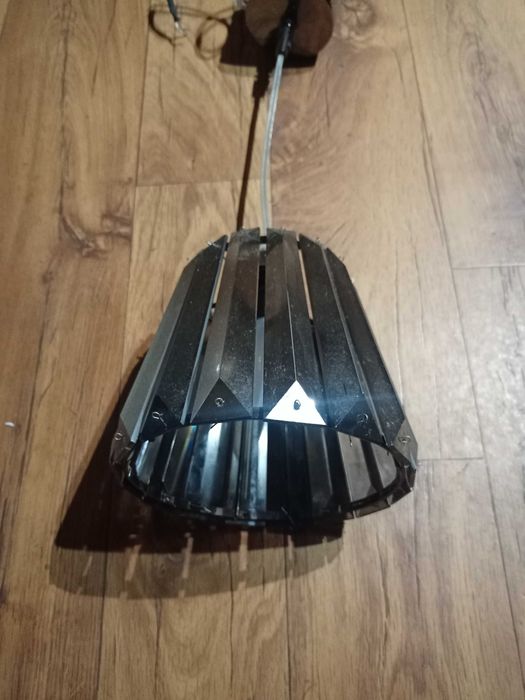 Szwedzka stylowa lampka podwieszana.