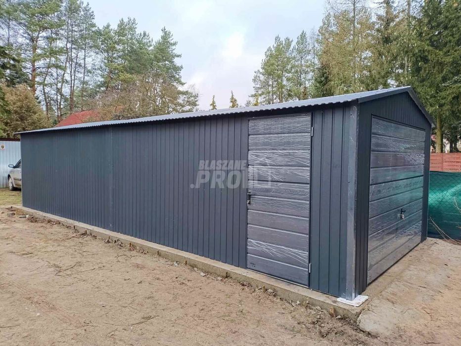 Garaż blaszany 4x9m Brama uchylna antracyt - dach dwuspadowy GP521