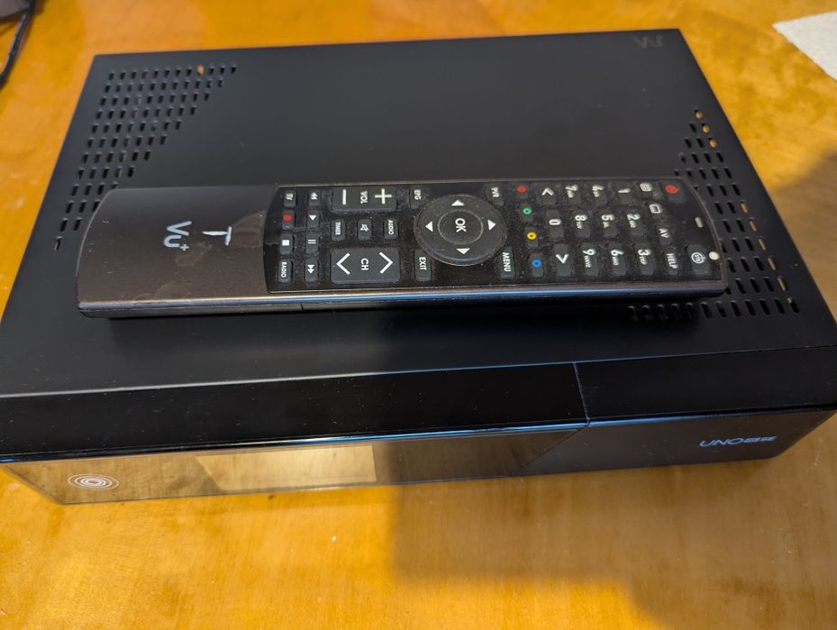 Dekoder VU+ UNO 4K SE / dysk 700 giga gratis