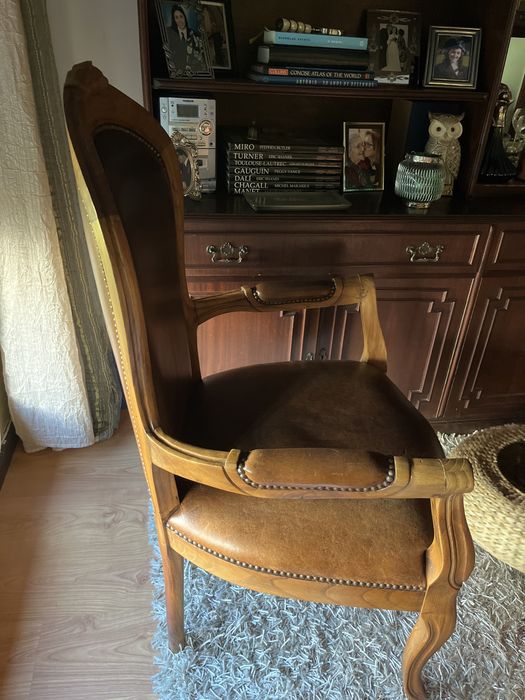 Cadeirão vintage em pele