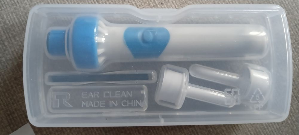 Przyrząd do czyszczenia uszu