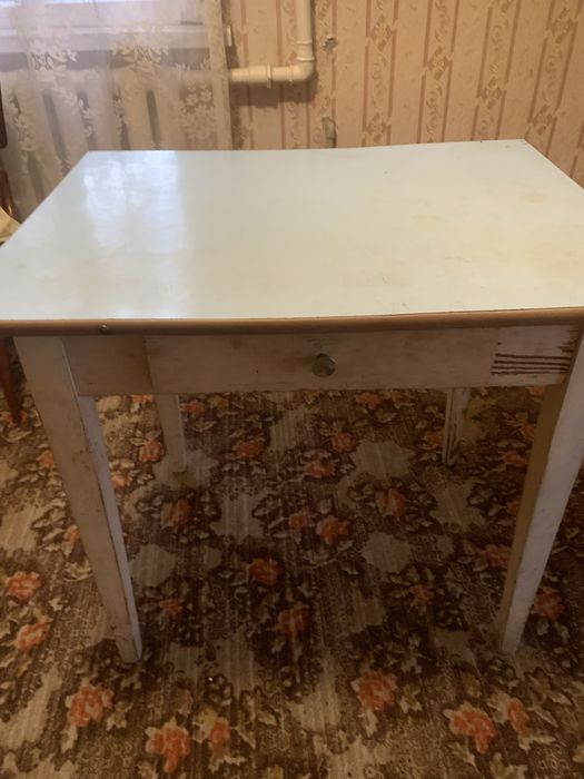 Стіл обідній радянських часів