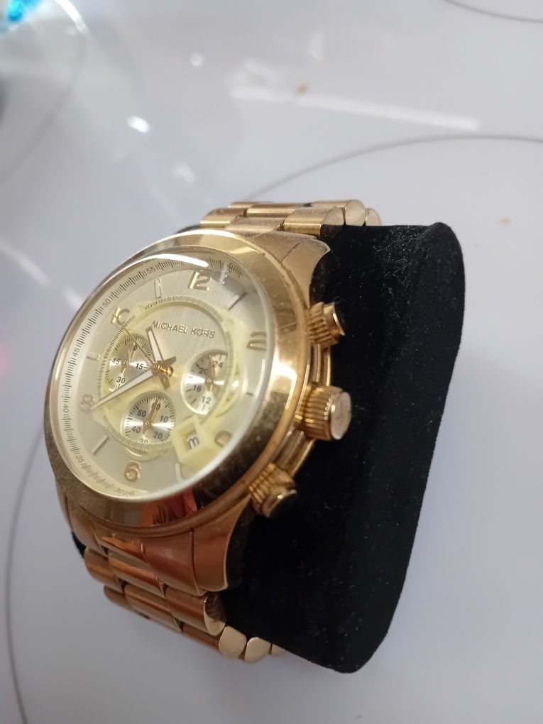 Zegarek Michael Kors złoty elegancki widowiskowy klasyk