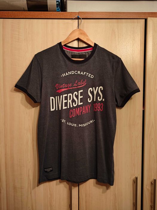 Футболка Diverse, розмір M. Нова.