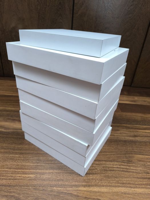 9 Estantes Ikea brancas