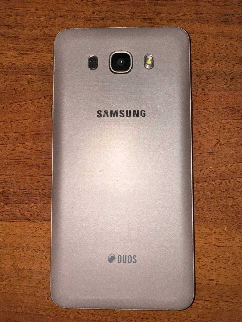 Продаётся мобильный телефон Samsung Galaxy J7 в отличном состоянии