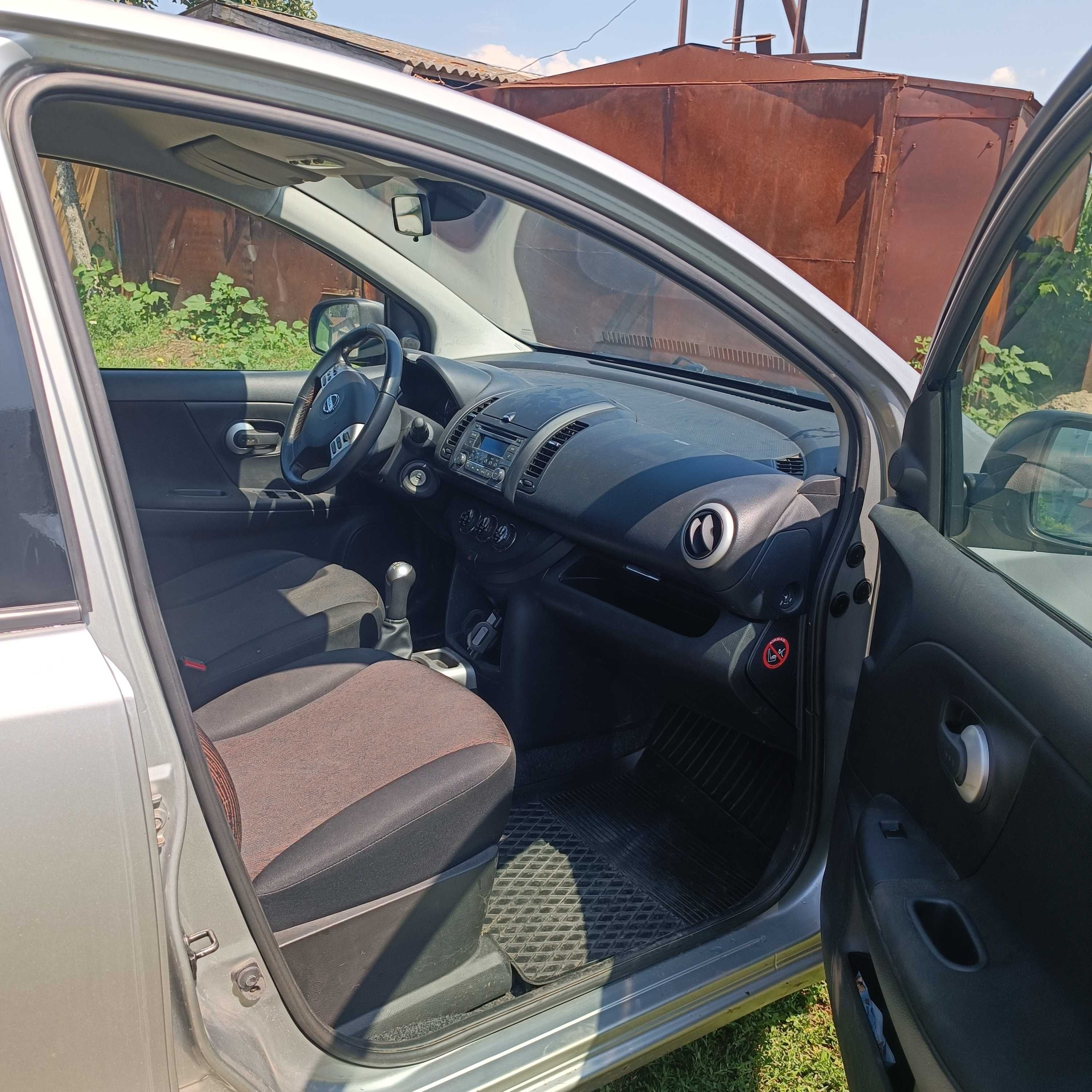 Nissan Note 2012
