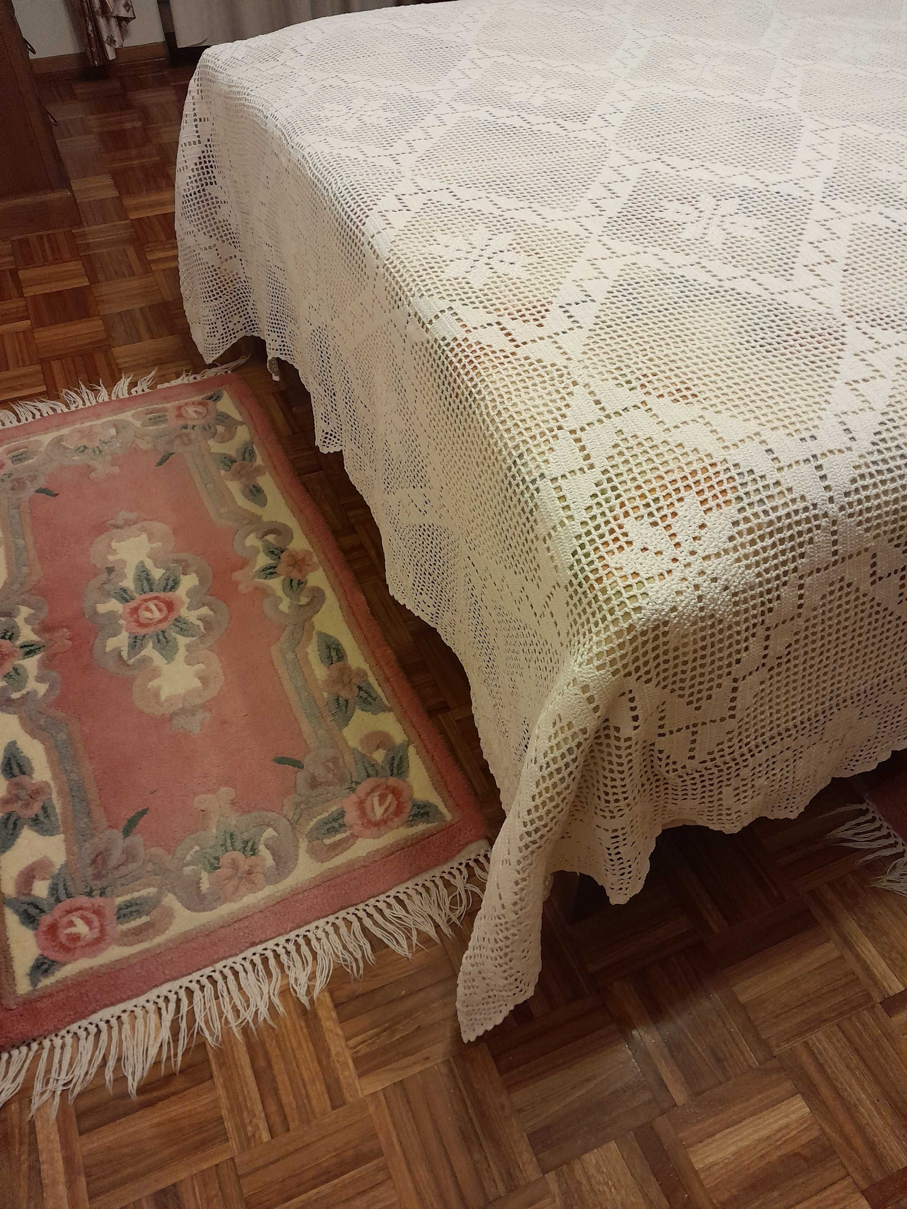 6 Colchas de renda como novas