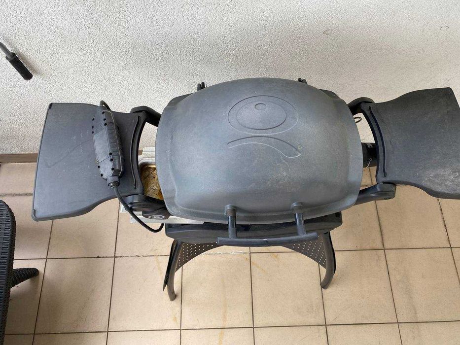 grill elektryczny Q 1400 ze stojakiem WEBER  jest nowy,użyty 2 razy