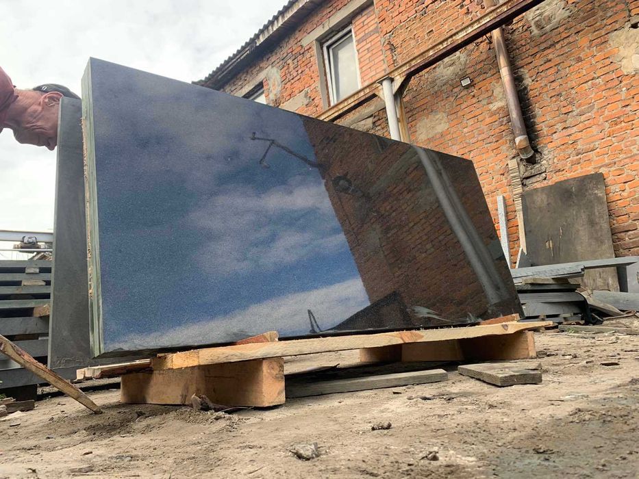 пам'ятники гранітні, габро: стели,арки,плитка,сляб,шадура,покостівка