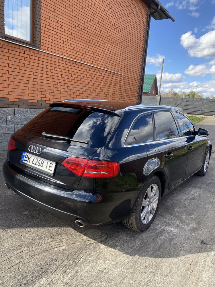 Продам audi a4 b8