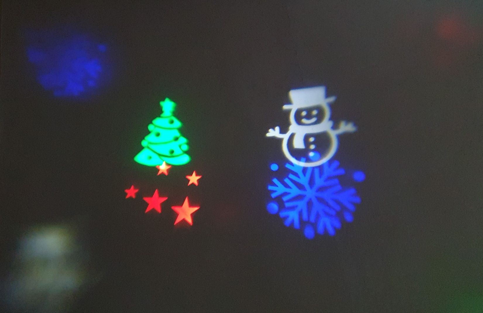 Projektor  reflektor LED dekoracje świąteczne wyświetlane na ścianie