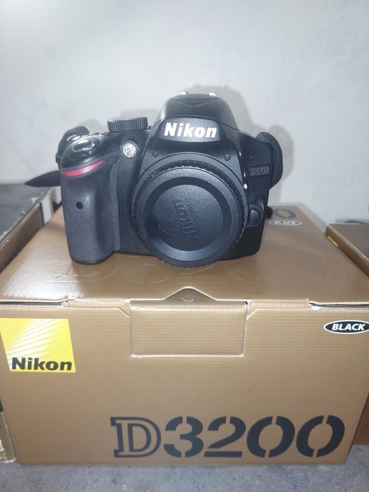 Продам власний Nikon D3200 комплект