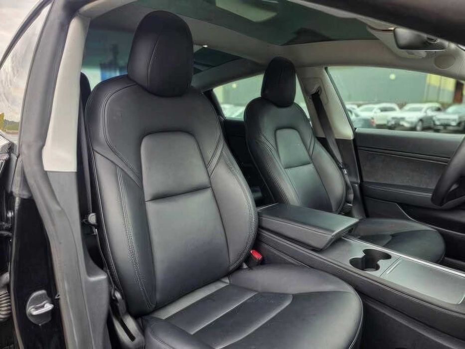 Tesla Model 3 Performance      2021