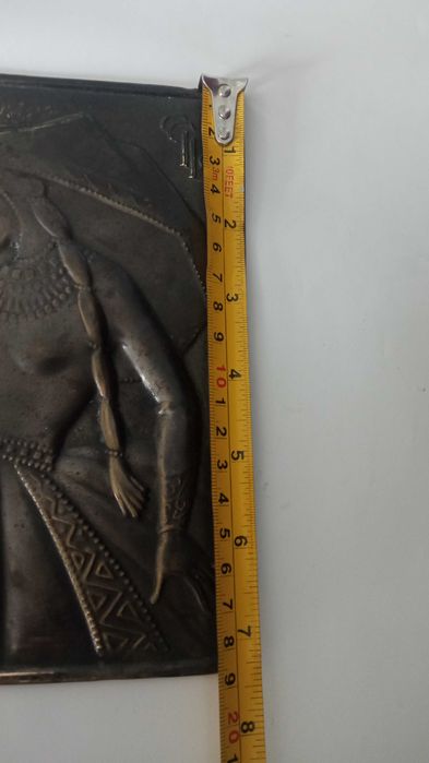 Картина чеканка/карбування Дівчина в національному костюмі