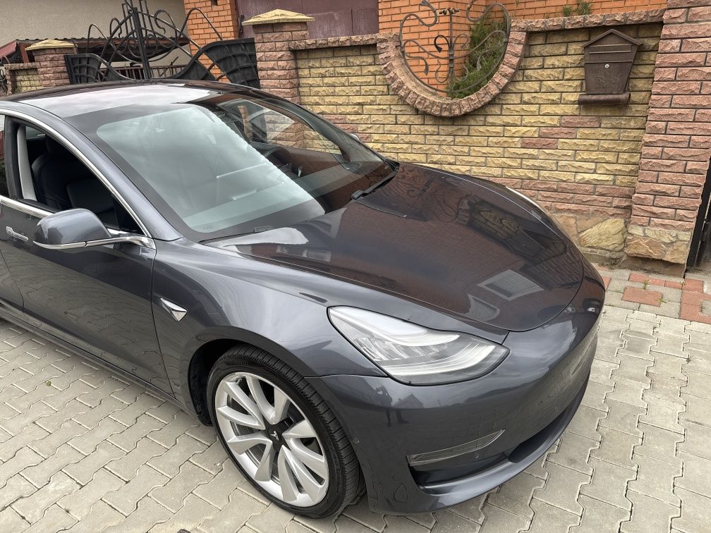 Tesla model 3 Dual motor