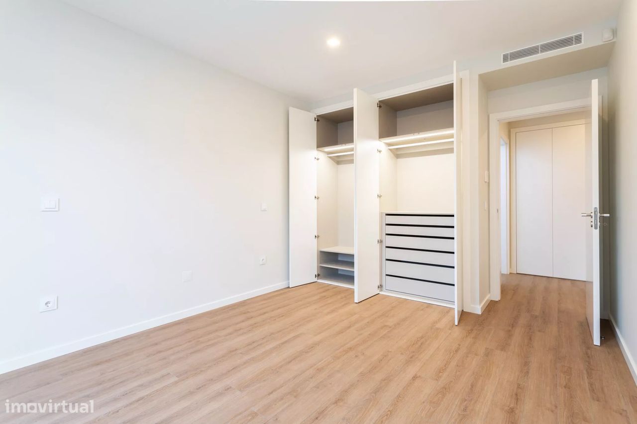 Apartamento T4 no Condomínio VILLA ROMÃO em Carnaxide