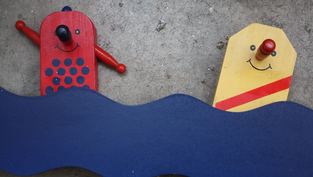 O bengaleiro mágico em madeira para crianças, novo