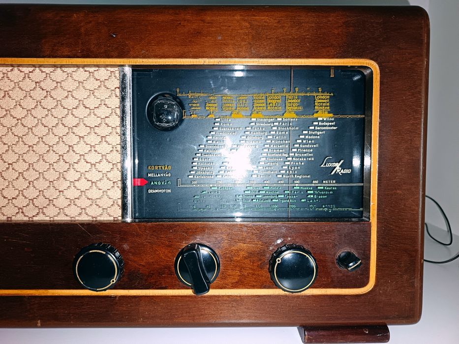 Rádio Antigo Luxor