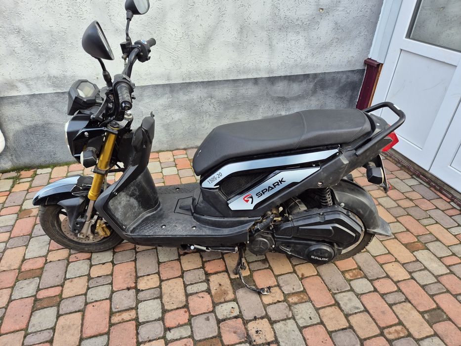 Скутер Spark 150 см³