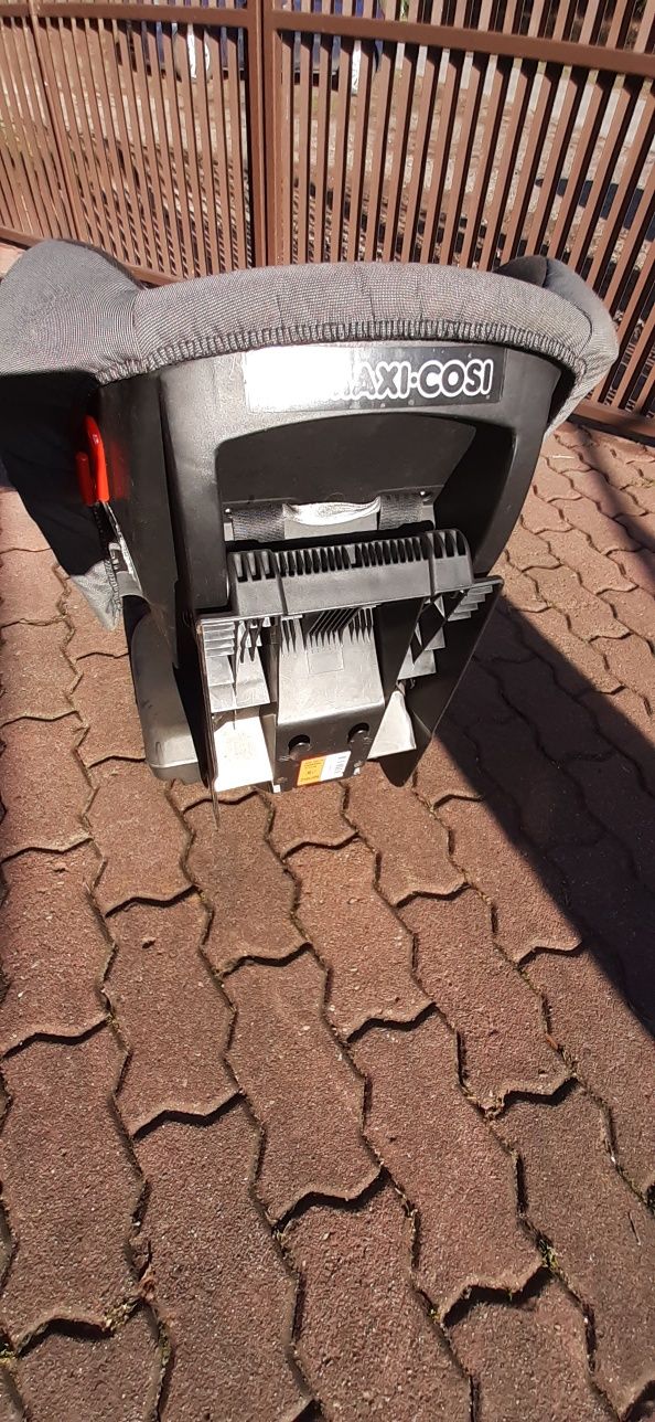 Fotelik dziecięcy maxicosi