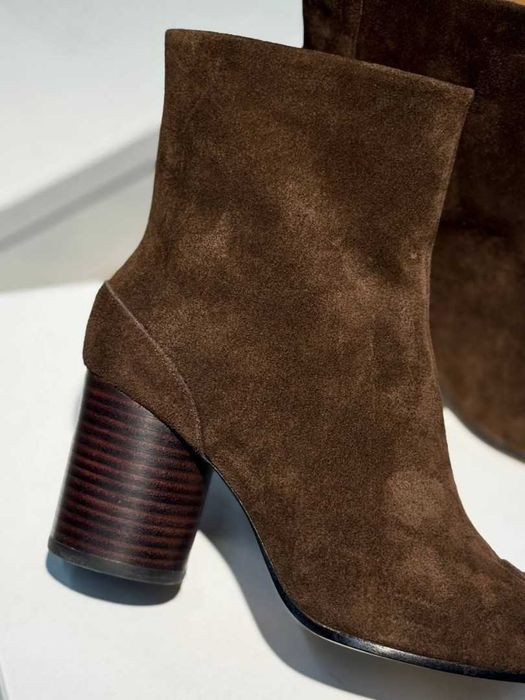 Коричневые замшевые ботильоны Maison Margiela Tabi коричневі замшеві
