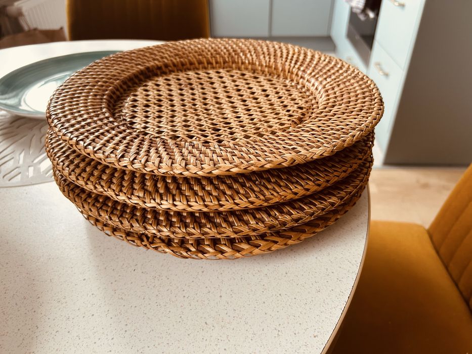Wiklinowe podkladki pod talerze