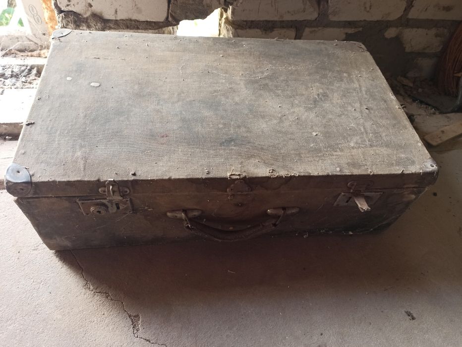 Дорожні сумки, чемодани