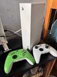 Xbox Series S - dwa pady, idealny stan!