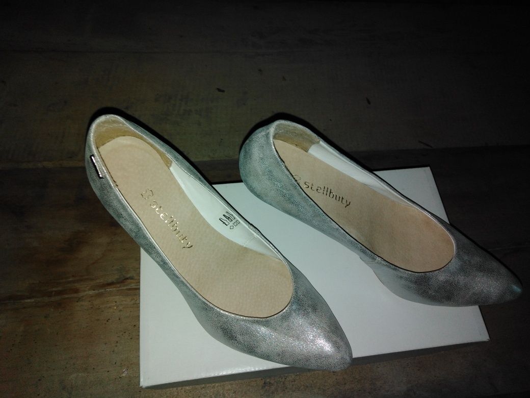 Buty na obcasie srebrne