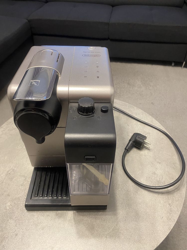 Expres DeLonghi Nespresso