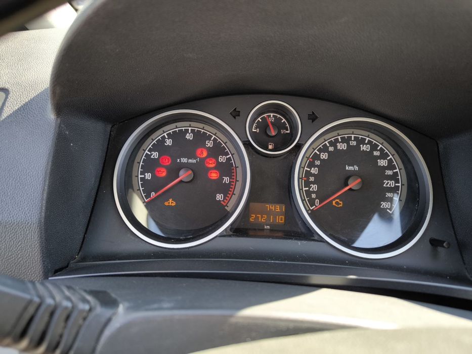 Опель зафіра Б 7 мєсна,1,6,бензин 2006 рік