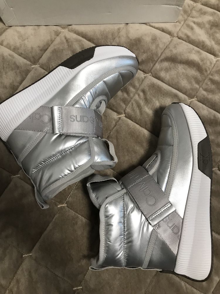 Продам жіночі ботинки Calvin Klein