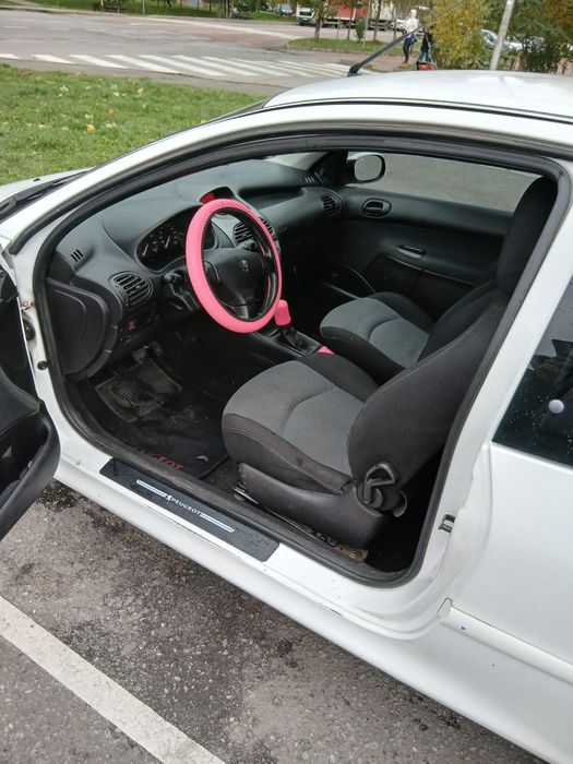 Peugeot 206 1.1 2004р