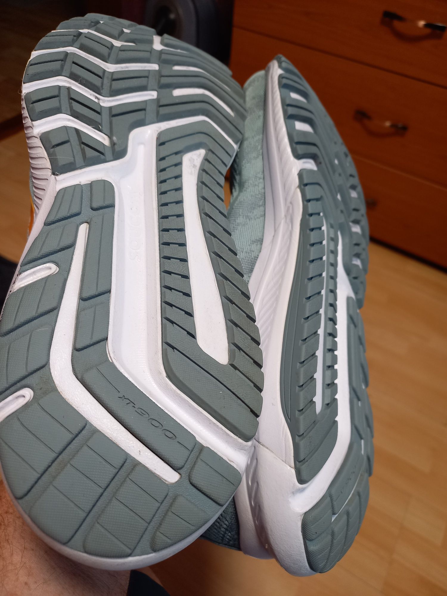 Чоловічі оригінальні  кросівки Saucony Omni21