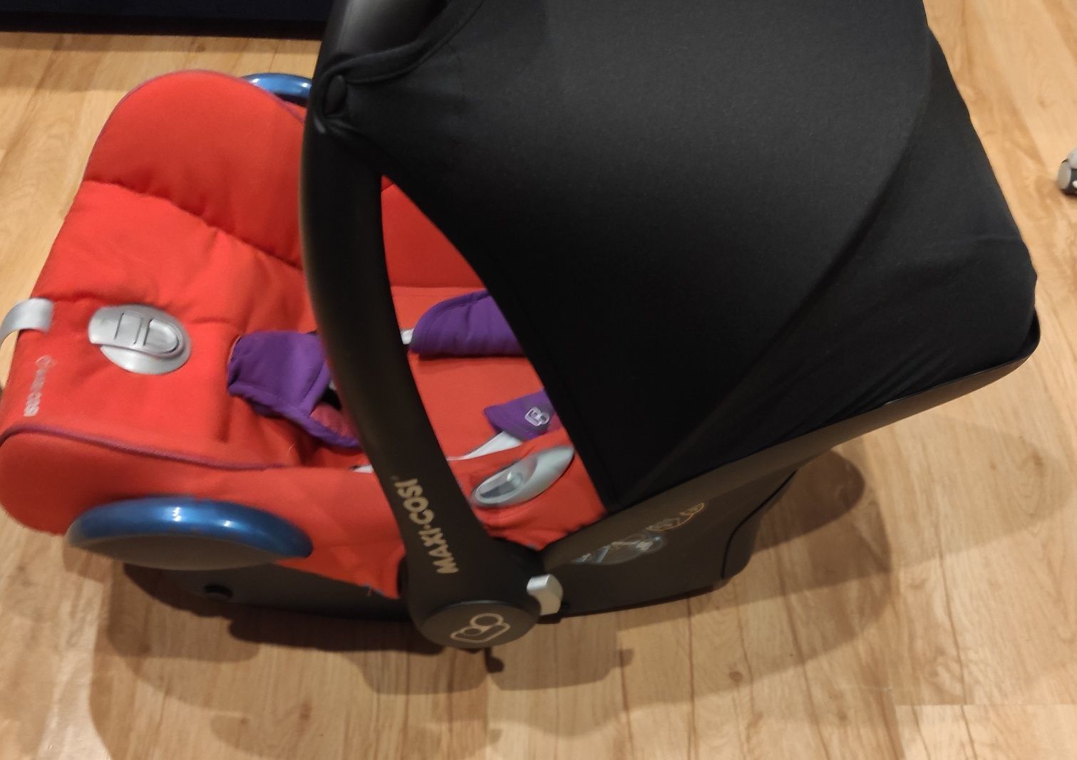 Nosidełko maxi Cosi z baza ISOFIX