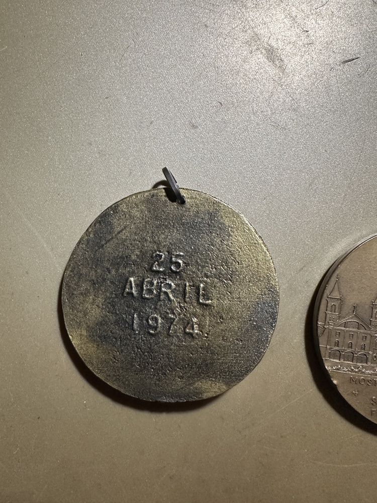 Medalhão com 50 anos