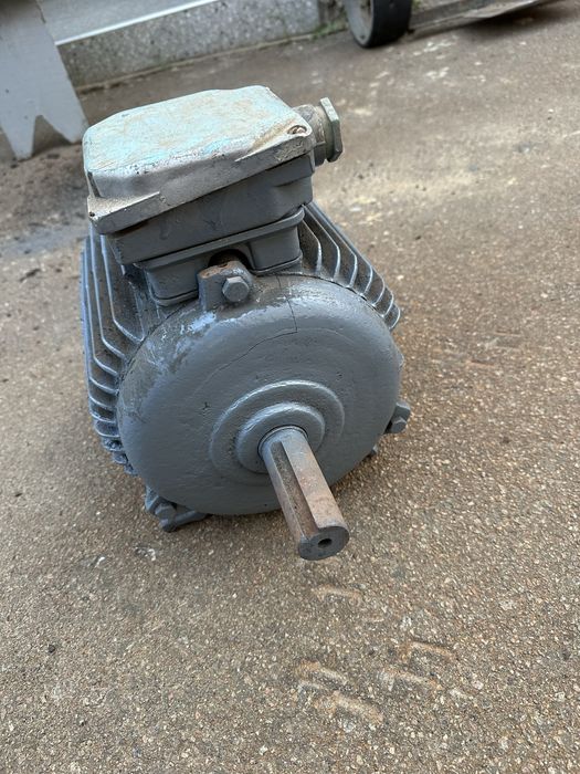 Продам електро мотор 5 і 5 кіловата