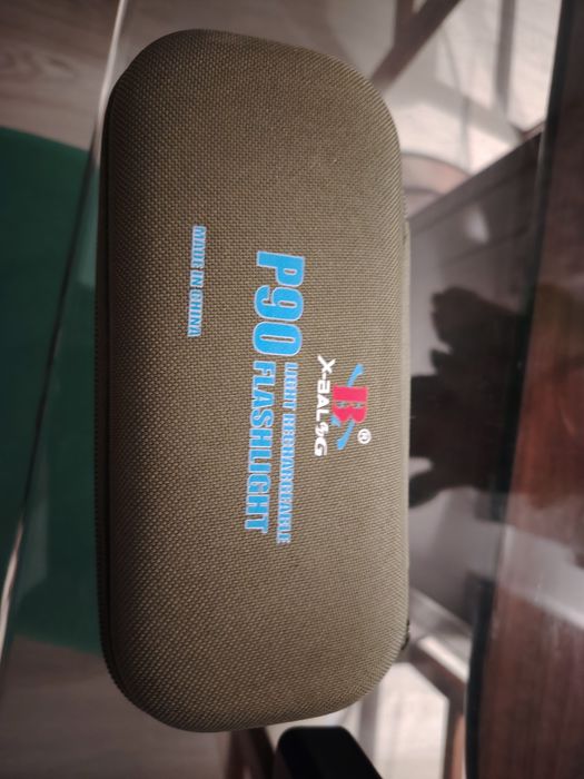 Lanterna compacta, leve e potência máxima