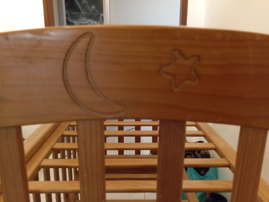 Estrutura em madeira para gatos / cama / transportadoras / wc / etc