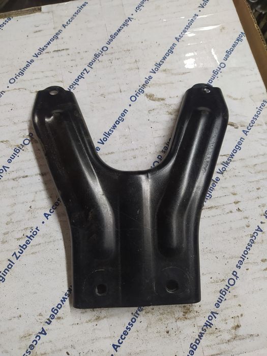 Кронштейн переднего крыла  баджадж боксер PF181431"  новый.