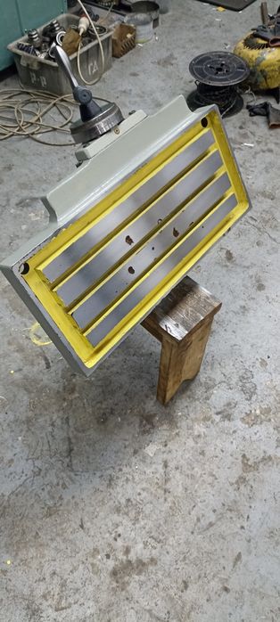 Стіл наклонно поворотний