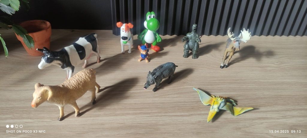 Klocki drewniane + figurki zwierząt