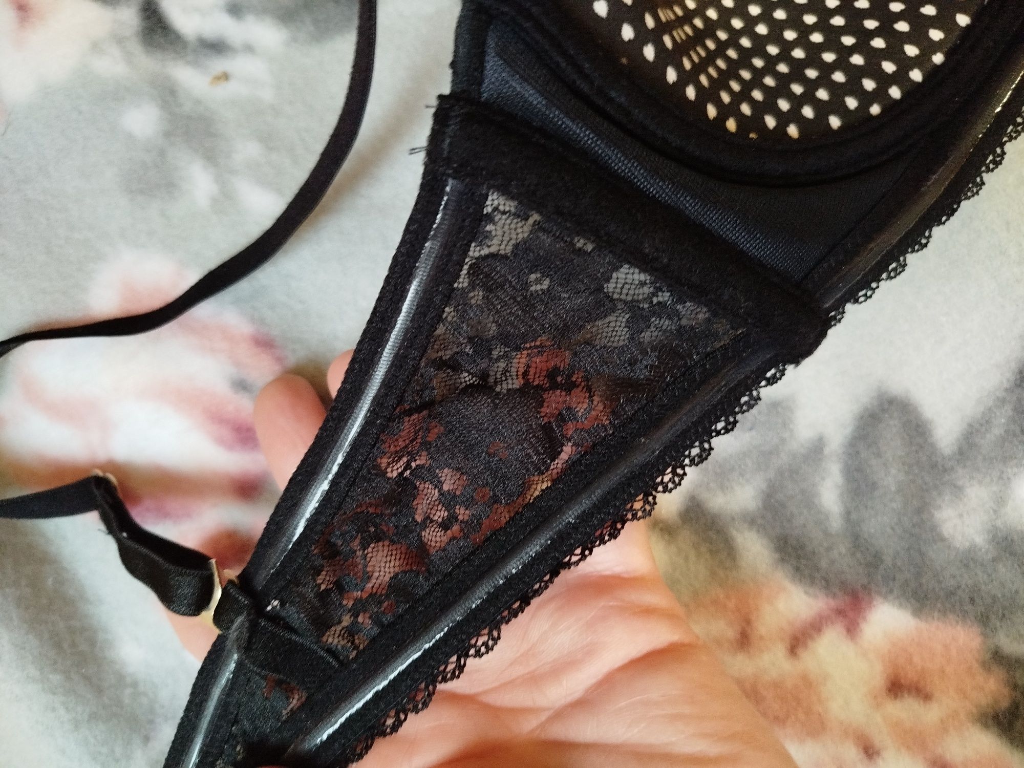 Czarny biustonosz Tezenis 75 C