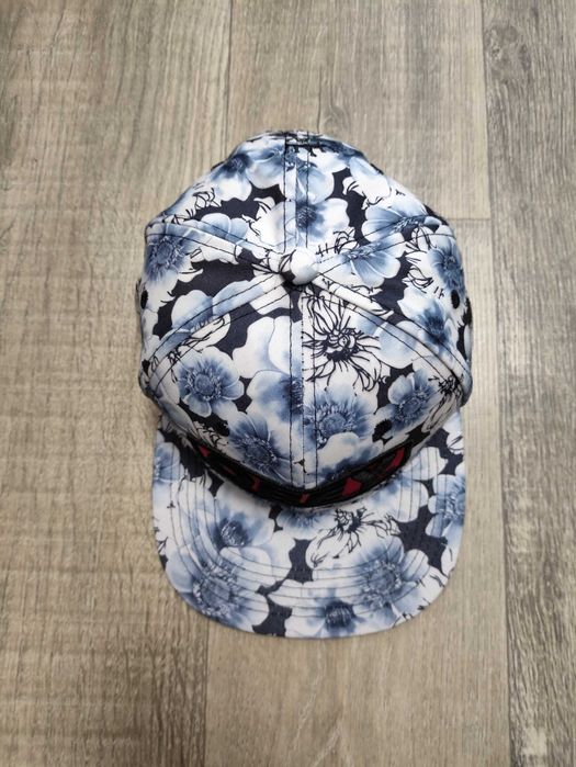 Кепка снепбек OBEY Floral