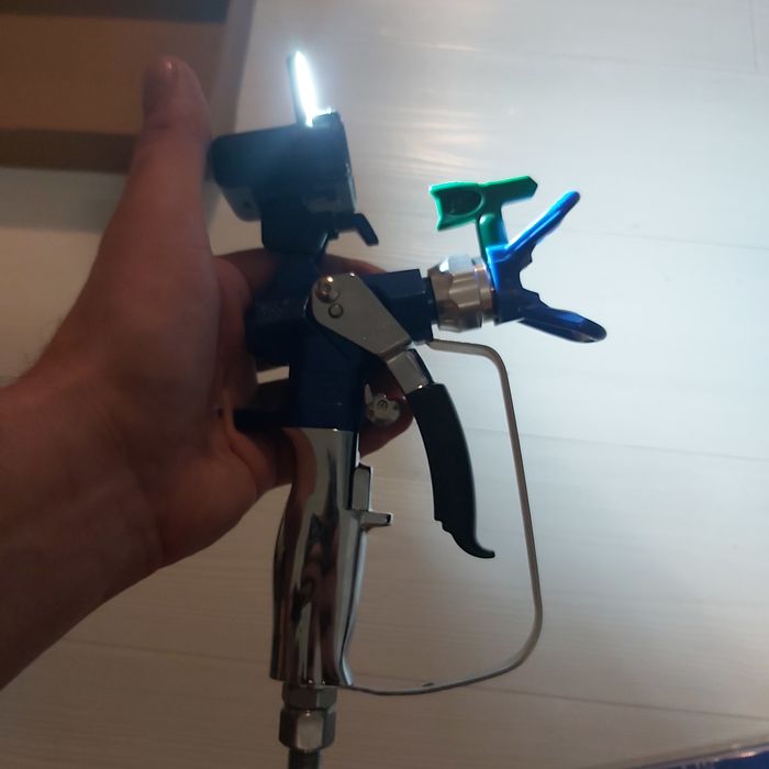 Pistolet z lampą led ładowaną USB jak Procontractor ,dysza