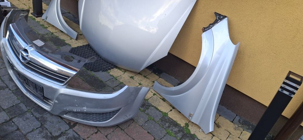 Kompletny przód opel Astra h lift zderzak lampy grill