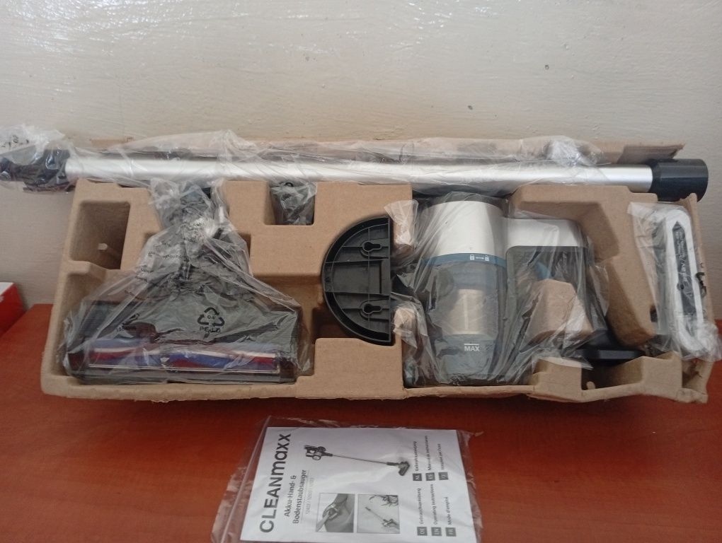Odkurzacz akumulatorowy bezprzewodowy bezworkowy pionowy 2 x bateria