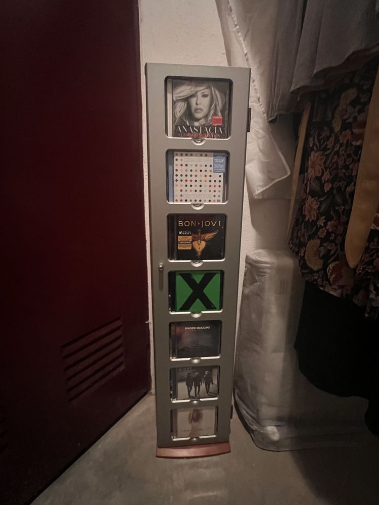 Movél para cds ou dvds