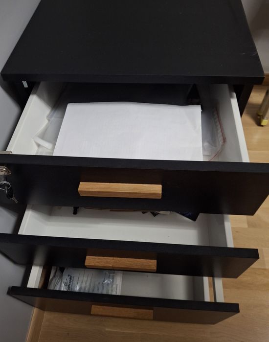 Szafka na dokumenty na klucz kontenerek pod biurko